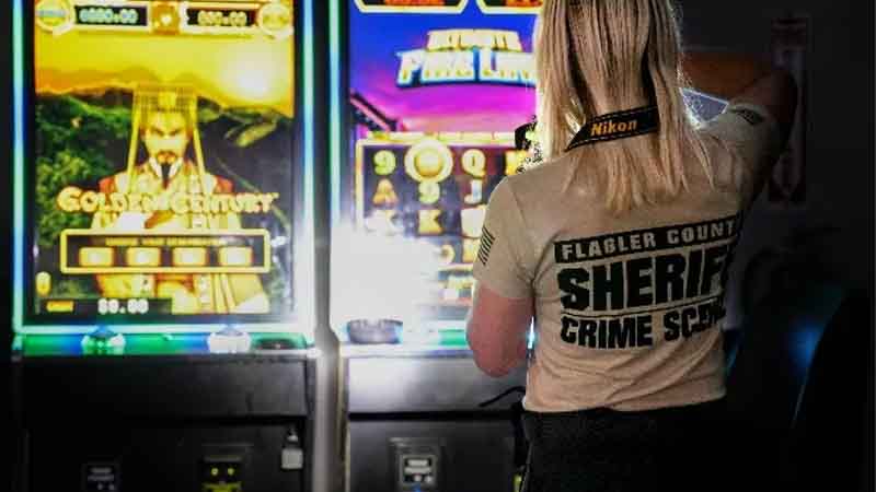 FL Sheriff at slot machine